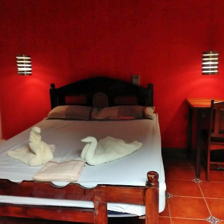 Hostal Casa Ivana Leon Exterior photo
